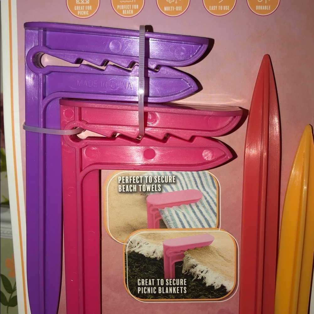 ROAM Classic Beach Stakes — Purple, Pink, Yellow, Orange (4-Pack) - Picture 3 of 8